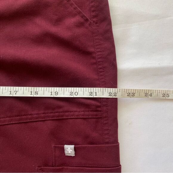 FIGS Men's Burgundy Cairo Cargo Scrub Pants Size Medium Short - Picture 14 of 16